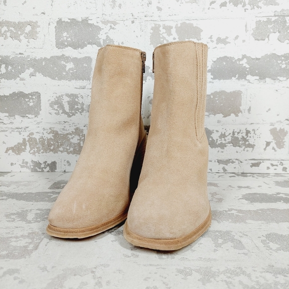 NEW Andre Assous Naia Suede Tan Block Heel Ankle Bootie i468 - Picture 2 of 12